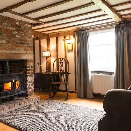 Navigation Cottage On The Historic Sea Lock Overlooking The Nature Reserve Maldon Buitenkant foto