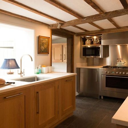 Navigation Cottage On The Historic Sea Lock Overlooking The Nature Reserve Maldon Buitenkant foto