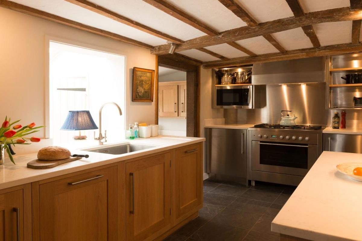 Navigation Cottage On The Historic Sea Lock Overlooking The Nature Reserve Maldon Buitenkant foto